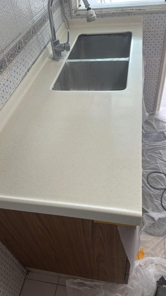 Table-top-solid-surface-polishing.jpg